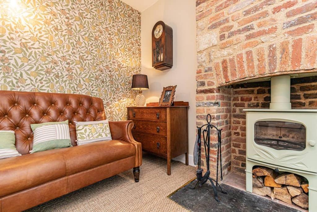 Oxfordshire Living - The Bowler Hat Cottage - Woodstock Exterior foto