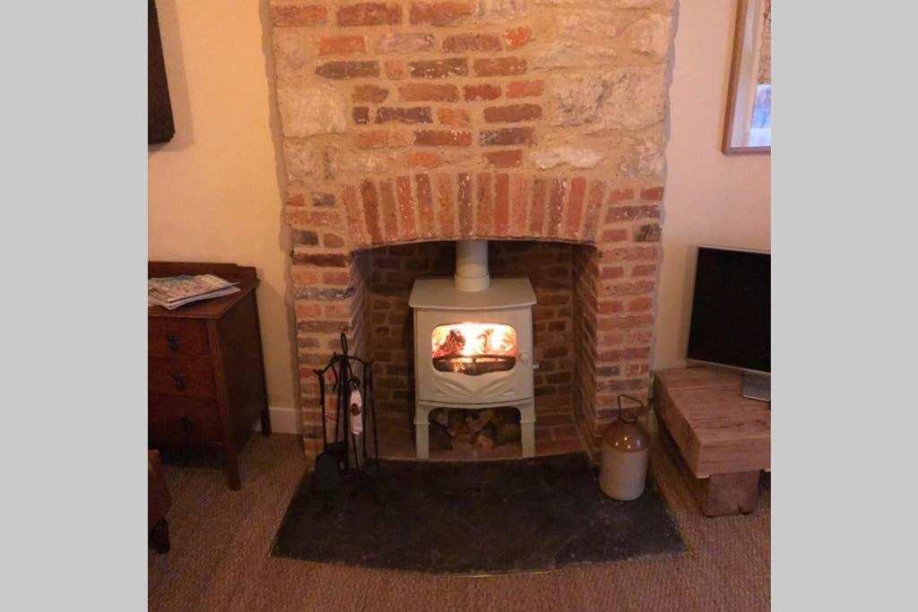 Oxfordshire Living - The Bowler Hat Cottage - Woodstock Exterior foto