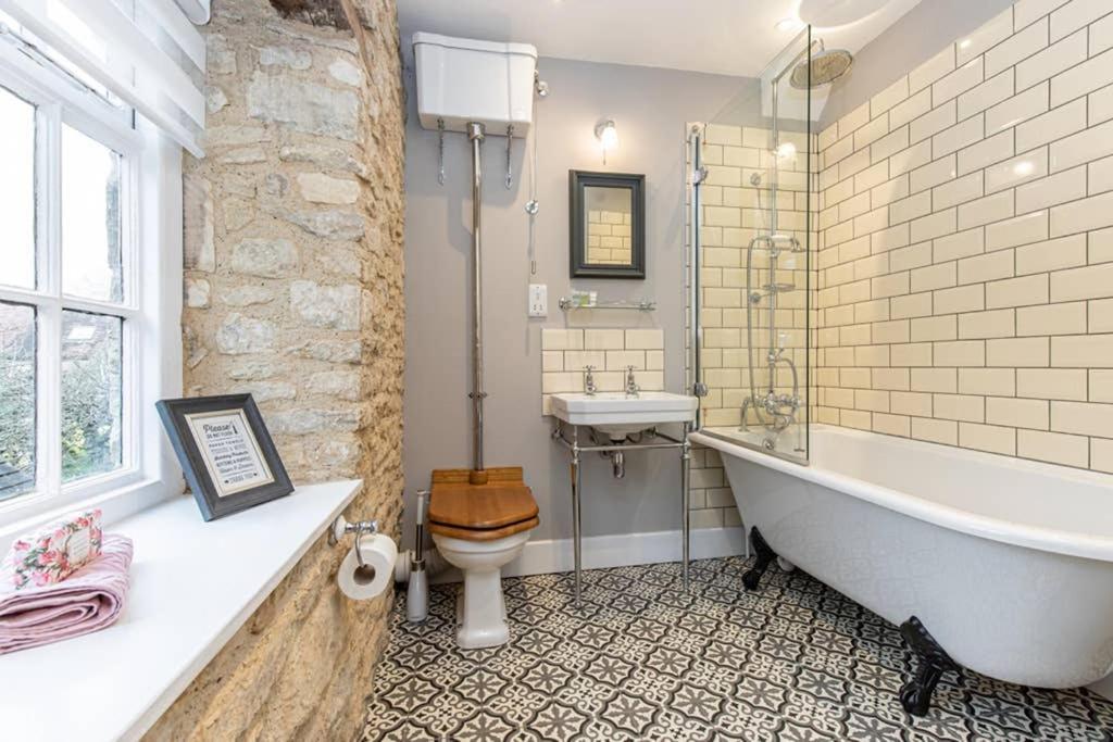 Oxfordshire Living - The Bowler Hat Cottage - Woodstock Exterior foto