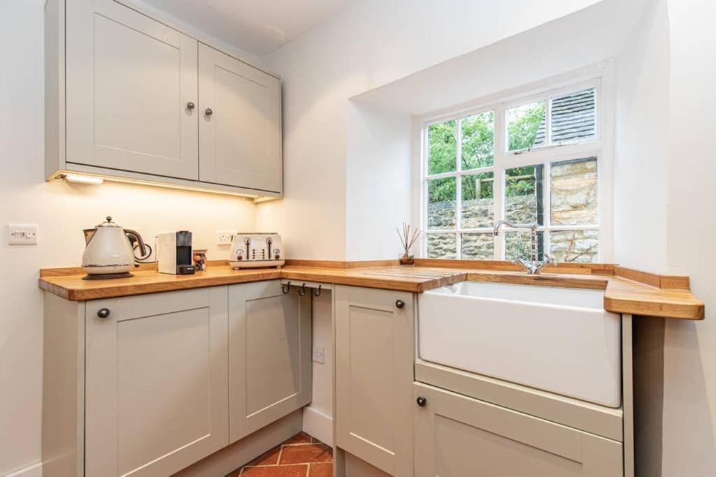 Oxfordshire Living - The Bowler Hat Cottage - Woodstock Exterior foto